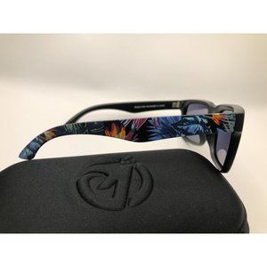 New In Plastic KDeam Sunglasses
